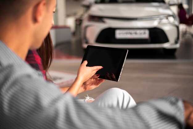 Выбор подсветки ног для Chevrolet Cruze: модели, материалы и дизайн